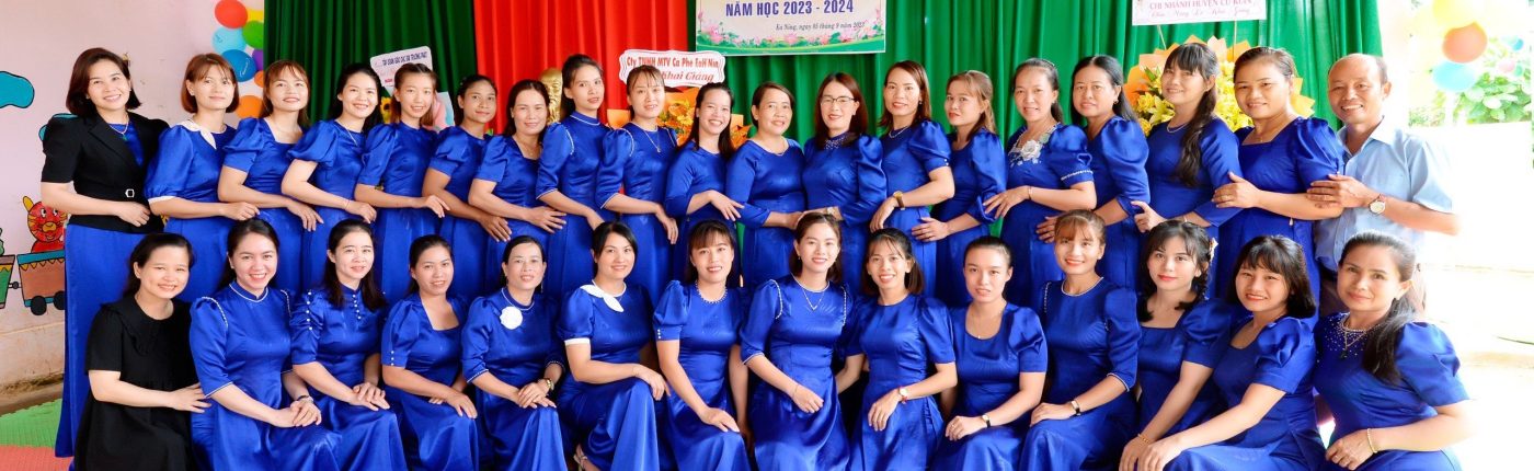 Tập thể CB CCVC Trường MN Bông Sen